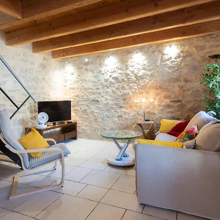 Le Pandora, Proche Tour Magne, Parking Et Terrasse Apartman *