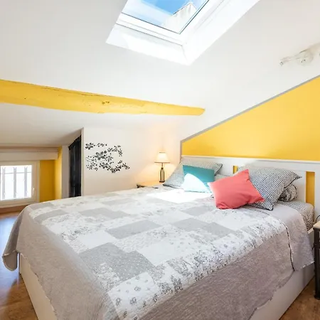 Apartman Le Pandora, Proche Tour Magne, Parking Et Terrasse