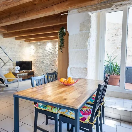 Appartement Le Pandora, Proche Tour Magne, Parking Et Terrasse