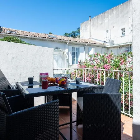 Le Pandora, Proche Tour Magne, Parking Et Terrasse Apartman