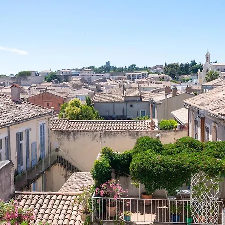 Apartment Le Pandora, Proche Tour Magne, Parking Et Terrasse